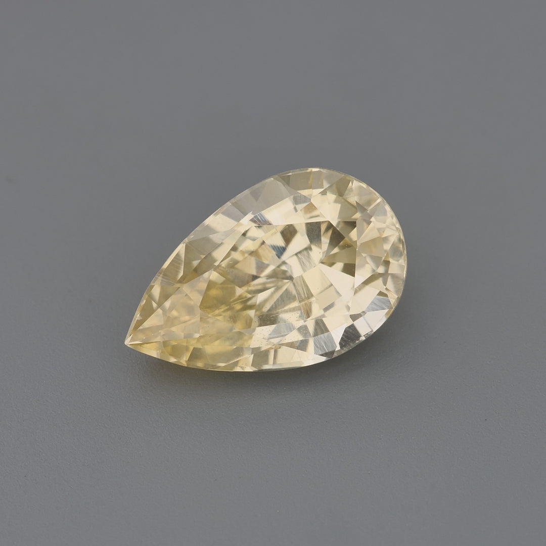 Téja Ceylon yellow sapphire, 2.17 ct pear