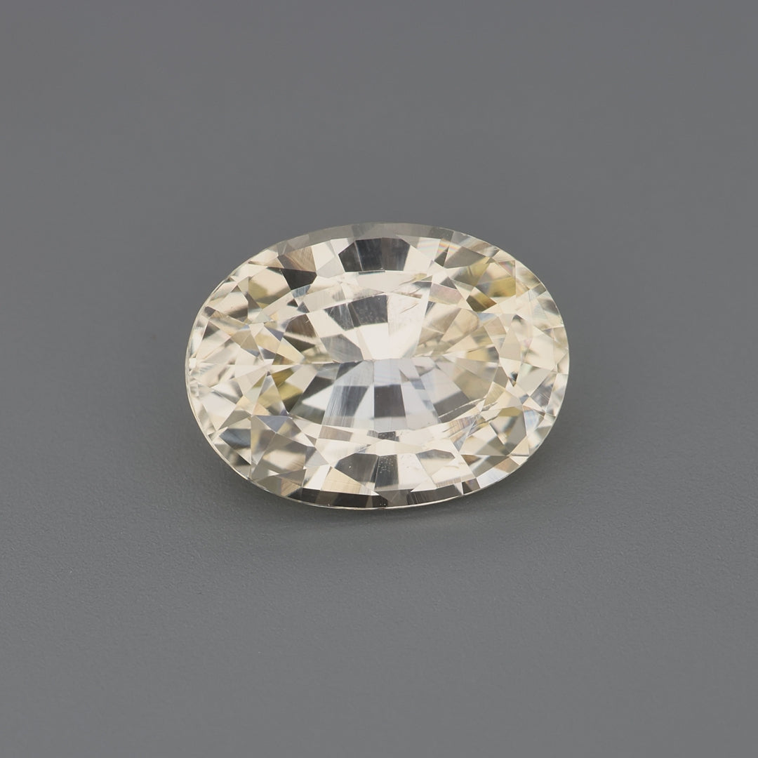 Téja Ceylon pastel yellow sapphire, 2.44 ct oval