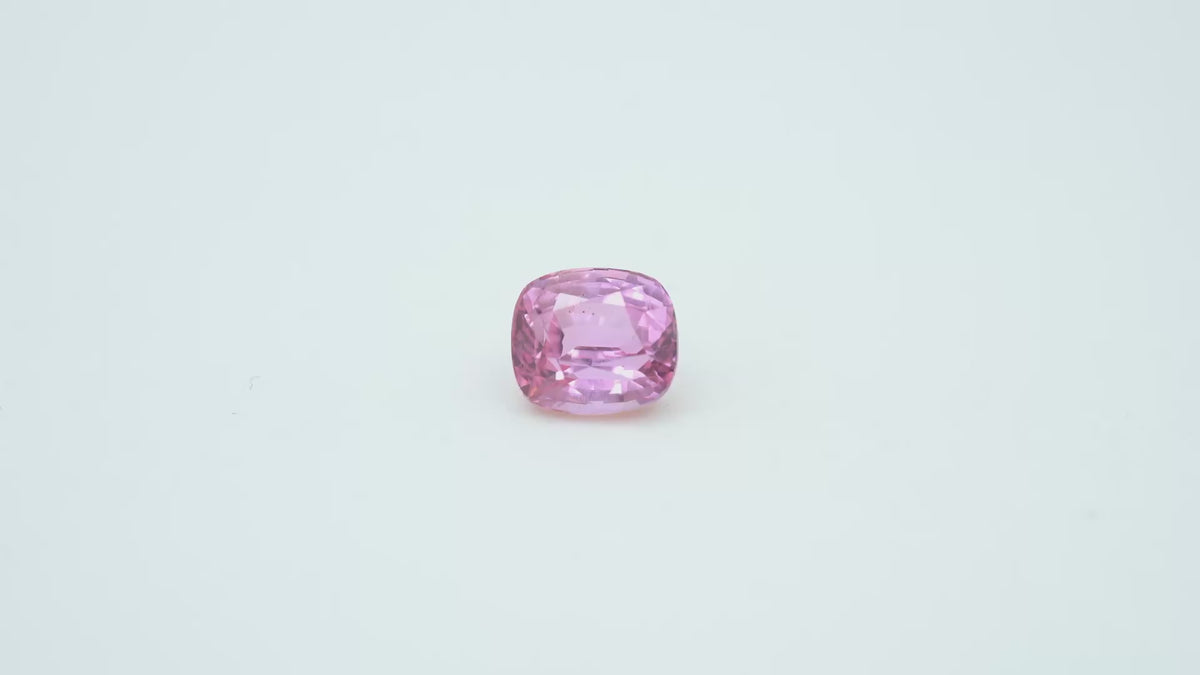 Video of the Téja 1.427 ct Ceylon sapphire, Bellerophon report C02955