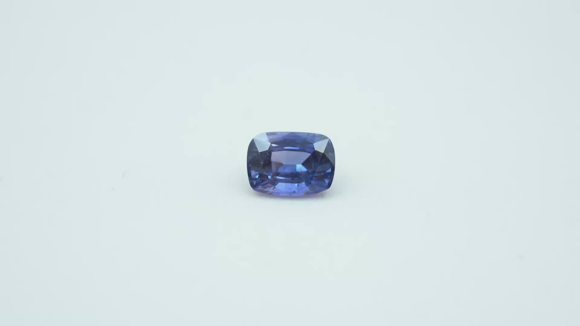 Video of the Téja 1.254 ct Ceylon colour-change sapphire, Bellerophon report C02956