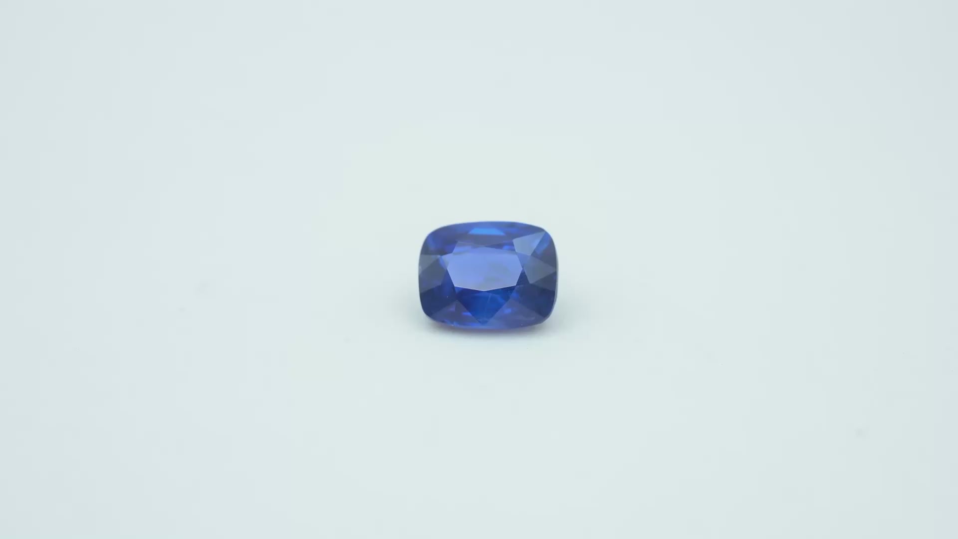 Video of the Téja 1.199 ct Ceylon royal blue sapphire, Bellerophon report C02949